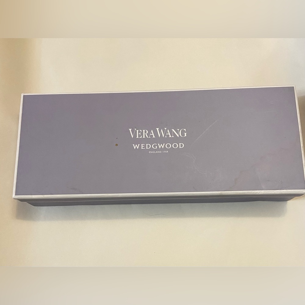 Vera Wang Wedgewood Love Knots Cake & Trowel Set/2